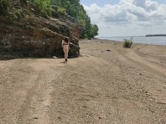 Неожиданная находка. Девушка показала себя голой, а потом убежала - Screenshot 15 of 16 - Enf