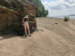 Неожиданная находка. Девушка показала себя голой, а потом убежала - Screenshot 16 of 16 - Doggystyle