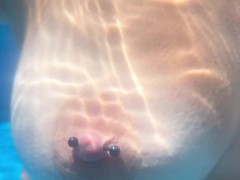 UnderwaterBoobs - Screenshot 7 of 16 - Pool