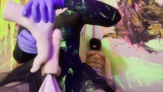 Нога трахает член секс-машины