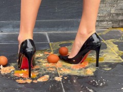 Foot fetish. Hight Heels crush eggs. ASMR - Screenshot 10 of 16 - Feet Worship