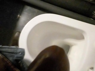 බොස්ගේ වයිෆ්ට කියලා අතේ පාරක් ගහගත්තා