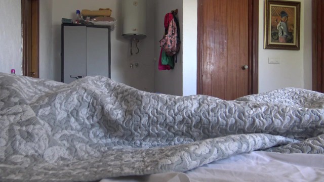 Kürt Temizlikçi İstanbul'daki Otelde Siyahi Turistle Aldatıyor - TURK PORNO TURBANLI SEX