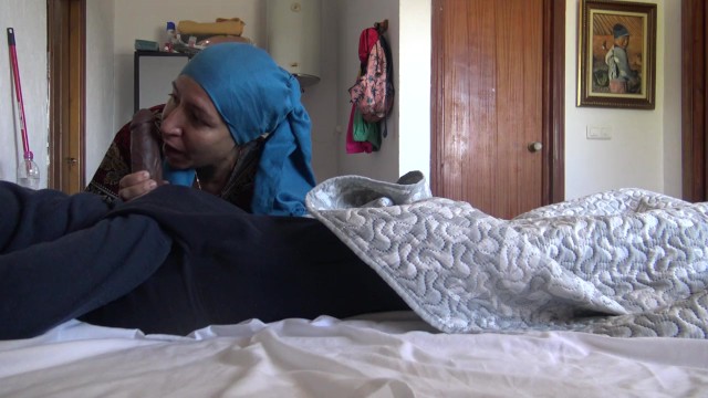 Kürt Temizlikçi İstanbul'daki Otelde Siyahi Turistle Aldatıyor - TURK PORNO TURBANLI SEX