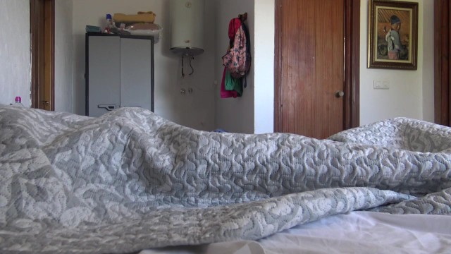 Kürt Temizlikçi İstanbul'daki Otelde Siyahi Turistle Aldatıyor - TURK PORNO TURBANLI SEX