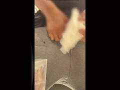 日本のアダルトショップで、ノーブラの女性と一緒に、、オナニー・勃起・変態・自撮り・射精・女性向け - Screenshot 15 of 16 - Exposure