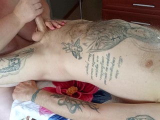 свекровь массирует пенис руками, ртом и сиськами