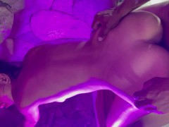 me follo a mi mientras me enseña a pintar y corriéndomele en su apretado culo.HL