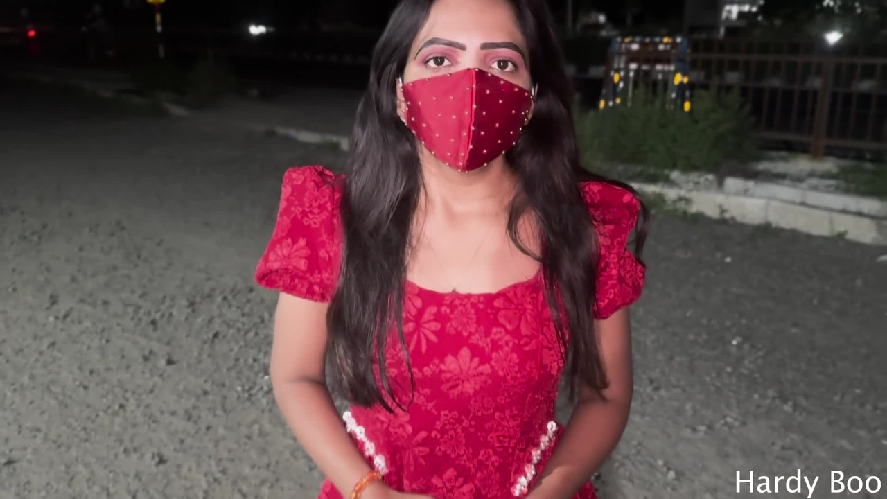 Indian Hot Girl Asks Stranger For The Lift