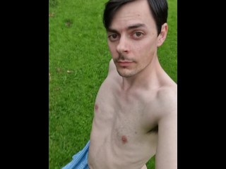 Пидор выходит на прогулку