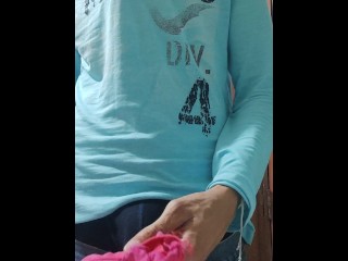 Насыщенный контент с тем, что я нашел в ванной, только что вынул... захватывающий конец