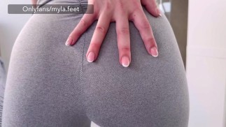Adori adorarmi con i miei leggings da palestra! JOI