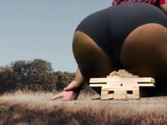 giantess attacks tiny city - Screenshot 1 of 16 - Giantess