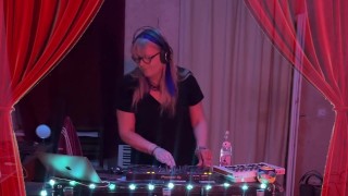 AnnaCentauri Sexy DJ Dance