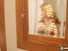 A Hot Piss & A Hot Threeway - Screenshot 4 of 16 - Milf