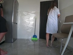 Настоящая неверность. Жена и друг семьи тайно трахаются на кухне дома. Муж на работе - Screenshot 3 of 16 - Best Friends Wife