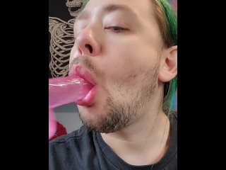Bearded Boy wants to Suck your Cock