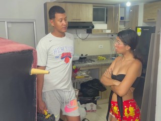 Chica Latina me Pide que La Folle Duro a Cambio De Renovar Su Departamento