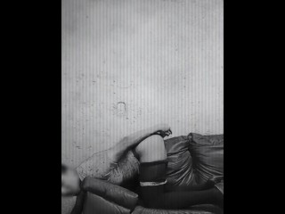 Femboy Se Mete El Dildo Hasta El Fondo y Grita