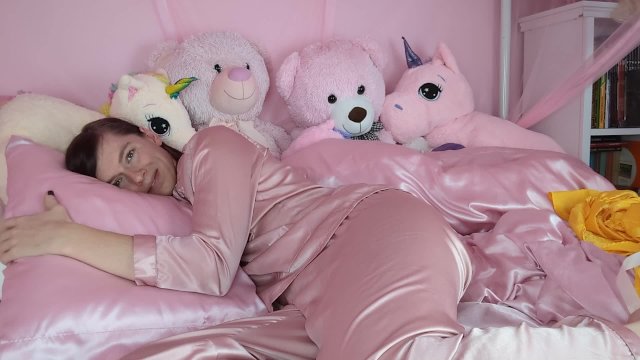 Satin Fetish Transgirl (Preview)