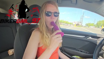 Trailer Shoppen im Einkaufszentrum