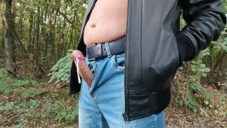 Hot jerk off in the forest and cum hard 💦