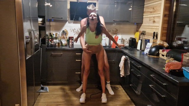 Он получил мою Hot на ужин