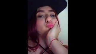 Колумбийская наездница на дне рождения показывает свою, чтобы сделать вирусным