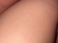 شوهر بیغیرتم کیر شوهر خالم می‌کنه تو کسم و با کیر کلفتش کونم مبکنه آبشو می‌ریزه توش - Screenshot 14 of 16 - Anal Creampie