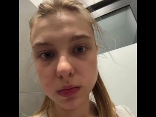 Публичный трах крупным планом в торговом центре