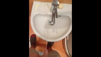 От первого лица в отчаянии пописать в раковину СНОВА