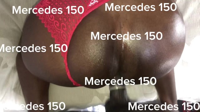 Толстая задница Ebony обожает трахаться раком