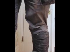 Pissing again - Screenshot 15 of 16 - Pissing