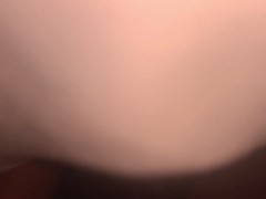 隣の部屋にバレるリスクの中、布団の中でチントレ中(日本人) - Screenshot 2 of 16 - オナニー