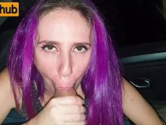 je vais conduire pour sauver ma colocataire, elle me donne tout pour me remercier