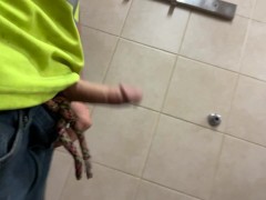 Beating it at work - Screenshot 9 of 16 - Hiding From My Boss