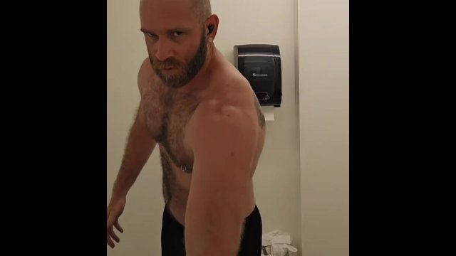 What a real daddy looks like.