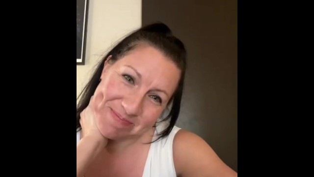 Shae белое платье стриптиз