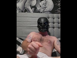 口头蒙面男子抽搐