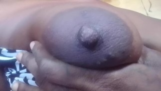 AMATEUR EBONY PEE WHILE  MASTERBATE SHAVE PUSSY