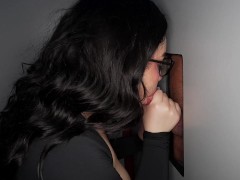 Amateur Gloryhole Experience - Screenshot 13 of 16 - Gloryhole