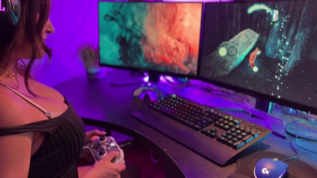 Fucked A Gamer Girl Hard, And She Got An Orgasm From The First Person Close-Up