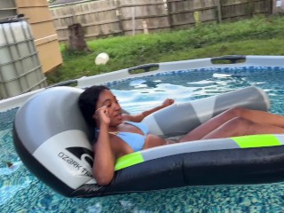 天哪，婊子，你丈夫的鸡巴在重新安排我的肚子方面是惊人的，哈哈