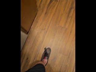 Грязная моча в кухонную раковину