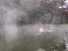 巨大混浴露天風呂での入浴シーン - Screenshot 9 of 16 - 露天風呂