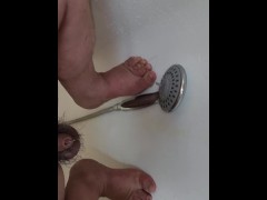 Pissing in the squat