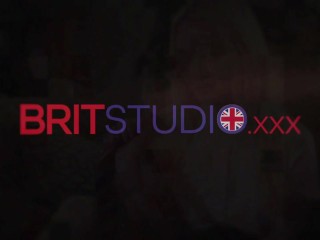 Британская медсестра Hot своего мужа