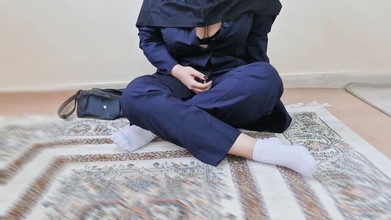 Le hijabi musulman se fait baiser l’anal et Creampie deux fois (sperme sur  le trou)