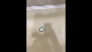 На спор попасть мочой в цель ПОВ