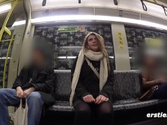 Etsties - Mona neckt Blondine Vanessa mit Vibro-Eier in der Ubahn